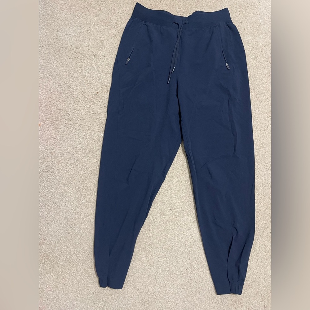 Women’s Lululemon license to train joggers